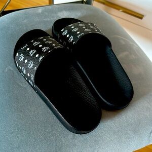 MCM WOMEN MONOGRAM PRINT RUBBER SLIDES SIZE 7